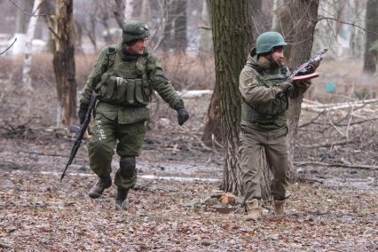 г.Углегорск, подконтрольный армии ДНР. На снимке: ополченцы.