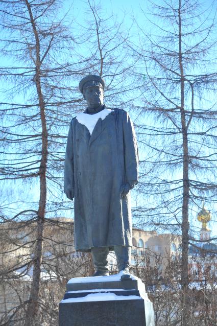 Памятник Маршалу Советского Союза Ф.И. Толбухину в Самотечном сквере в Москве.