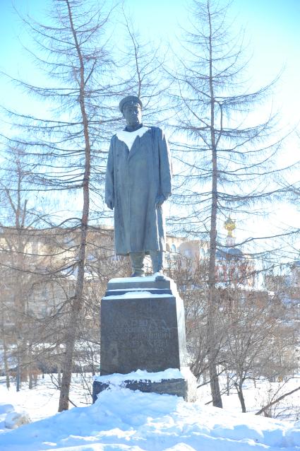 Памятник Маршалу Советского Союза Ф.И. Толбухину в Самотечном сквере в Москве.