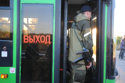 Донецкая область. Обмен военнопленными между ДНР и украинской стороной. На снимке: автобус с украинскими военнопленными.