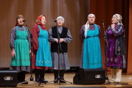 \"Бабушки из Бураново\" перед выступлением. 130-летие Екатеринбургской епархии