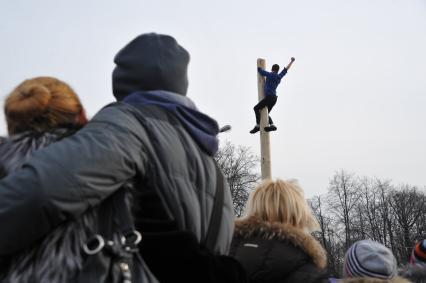 Москва. Центральный парк  культуры и отдыха имени Горького. Празднование Широкой Масленицы.