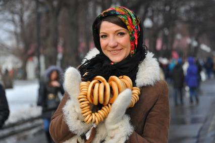 Москва. Центральный парк  культуры и отдыха имени Горького. Празднование Широкой Масленицы.