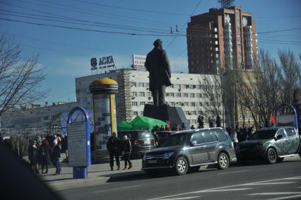 Украина. Памятник Ленину в Донецке.