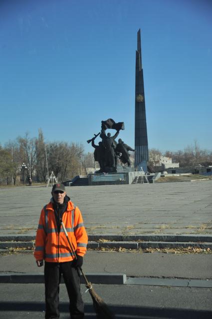 Украина. Луганск. Памятник воинам-освободителям.