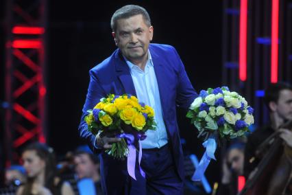 Солист группы `Любэ` Николай Расторгуев во время выступления на концерте `Комбат - ЛЮБЭ` в честь 55-летия композитора И.Матвиенко в концертном зале Crocus City Hall в Москве.