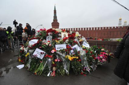 Марш памяти Бориса Немцова в Москве. Место убийства на Большом Москворецком мосту.