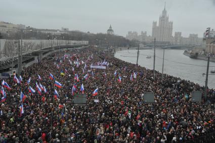 Участники марша памяти Бориса Немцова в Москве прошли от Китай-города до Большого Москворецкого моста.