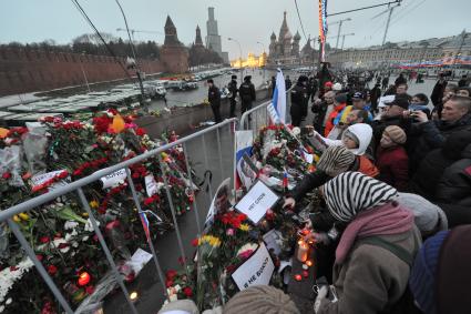 Марш памяти Бориса Немцова в Москве. Место убийства на Большом Москворецком мосту.