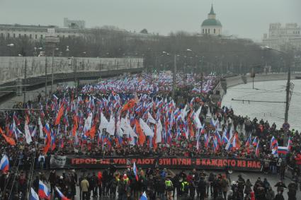 Участники марша памяти Бориса Немцова в Москве прошли от Китай-города до Большого Москворецкого моста.