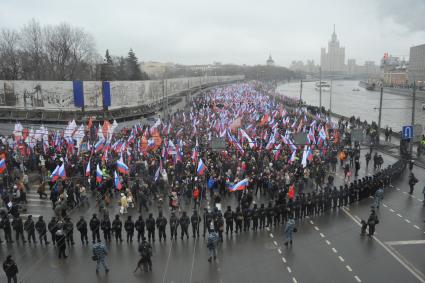 Участники марша памяти Бориса Немцова в Москве прошли от Китай-города до Большого Москворецкого моста.