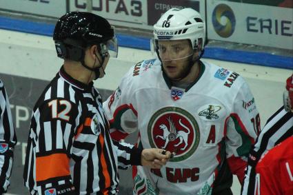 Чемпионат КХЛ: «Автомобилист»  (Екатеринбург) 2-0 Ак Барс (Казань) Плей-офф, №18 Михаил Варнаков