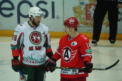 Чемпионат КХЛ: «Автомобилист»  (Екатеринбург) 2-0 Ак Барс (Казань) Плей-офф. №89 Арем Лукоянов, №14 Алексей Симаков