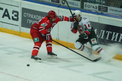 Чемпионат КХЛ: «Автомобилист»  (Екатеринбург) 2-0 Ак Барс (Казань) Плей-офф. №45 Оскар Меллер, №28 Филипп Метлюк