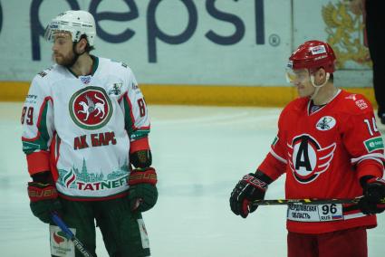 Чемпионат КХЛ: «Автомобилист»  (Екатеринбург) 2-0 Ак Барс (Казань) Плей-офф. №89 Арем Лукоянов, №14 Алексей Симаков