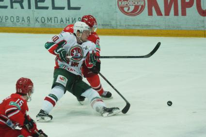 Чемпионат КХЛ: «Автомобилист»  (Екатеринбург) 2-0 Ак Барс (Казань) Плей-офф. №60 Артем Гареев, №40 Петр Врана