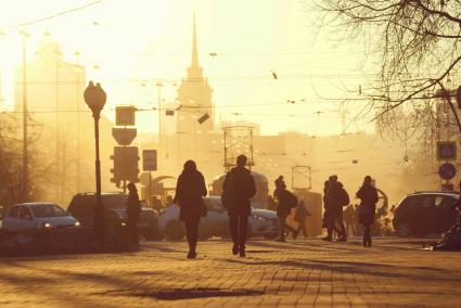 Закат во время смога. Проспект Ленина. Екатеринбург