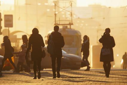 Закат во время смога. Проспект Ленина. Екатеринбург