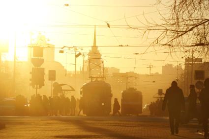 Закат во время смога. Проспект Ленина. Екатеринбург