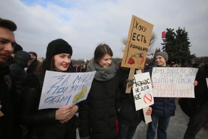 Траурное шествие памяти Бориса Немцова в Санкт-Петербурге.