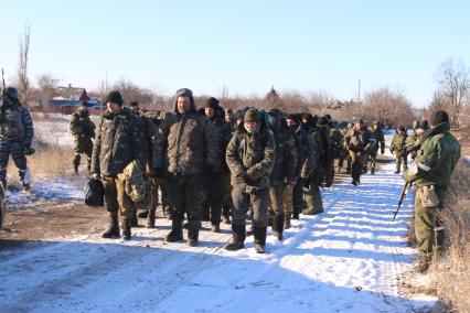 Украина. Донецкая область. г.Дебальцево. Пленные украинские солдаты вблизи Дебальцево.