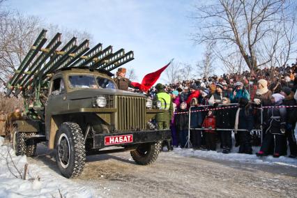 Военно-историческая реконструкция боев за Воронеж, приуроченная к 72-й годовщине освобождения города от гитлеровских войск. Реактивная система залпового огня `Катюша`.