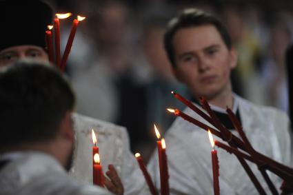 Праздничное пасхальное богослужение в храме Христа Спасителя.