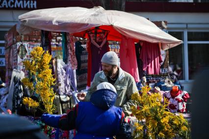 Воронеж. Подготовка в 8 марта. Продажа мимоз.