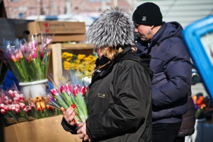 Воронеж. Подготовка в 8 марта. Продажа тюльпанов.