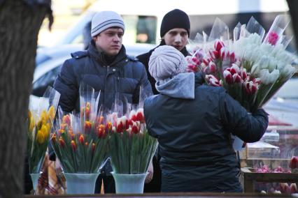 Воронеж. Подготовка в 8 марта. Продажа тюльпанов.