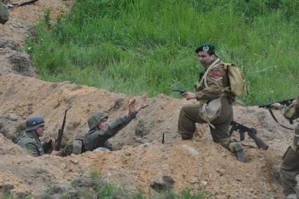 Московская область, Черноголовка. 4-й Международный слет военной техники `Моторы войны`. Реконструкция сражения Второй мировой войны.