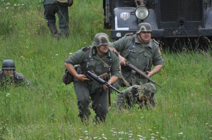 Московская область, Черноголовка. 4-й Международный слет военной техники `Моторы войны`. Реконструкция сражения Второй мировой войны.