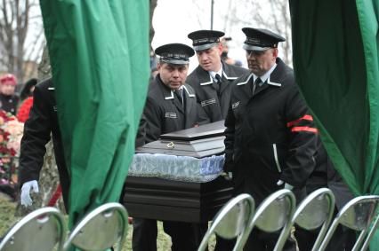 Похороны политика Бориса Немцова на Троекуровском кладбище в Москве.