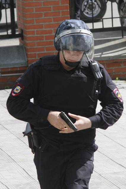 Барнаул. Полицейские на учениях.