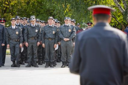 Полицейские во время утреннего развода. Екатеринбург