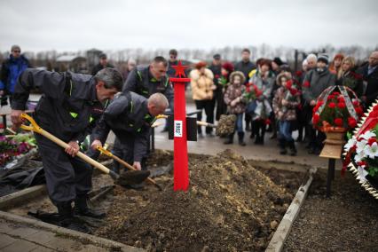 Ставрополь. Траурные мероприятия на Крепостной горе, по случаю перезахоронения останков красноармейцев, воевавших в Великую Отечественную войну и обнаруженных украинскими поисковиками под Киевом. Похороны останков фронтовиков.