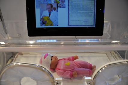 Инкубатор транспортный интенсивной терапии новорожденных ИТН - 01- `УОМЗ` представлен на всероссийском форуме  `Госзаказ - За честные закупки` на ВДНХ  в Москве.