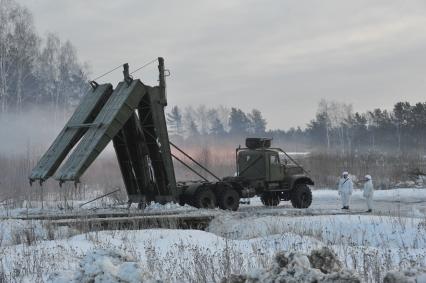 п.Нахабино. Тяжелый механизированный мост ТММ-3 на учениях 45-ой отдельной инженерной бригады.