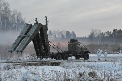 п.Нахабино. Тяжелый механизированный мост ТММ-3  на учениях 45-ой отдельной инженерной бригады.