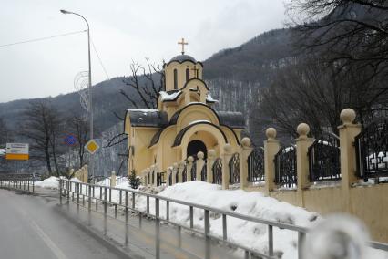 Виды Сочи. Церковь-часовня Зинаиды Тарсийской на Краснополянском кладбище.