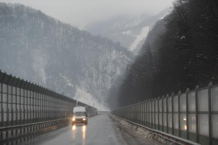 Виды Сочи. Автомобильная дорога `Адлер - Красная поляна`.