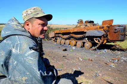 Украина. Донецкая область. с.Мариновка. Российский доброволец-ополченец Сергей.