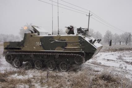 Тула. Военный полигон `Слободка`. Испытания восьми новейших бронетранспортеров БТР-МДМ `Ракушка` (на снимке).