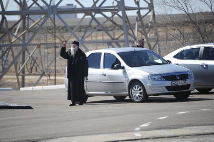 Космодром `Байконур`. Отец Иов, настоятель храма в Звездном городке.