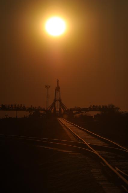 Космодром `Байконур`. Пусковая установка для запуска космического аппарата.