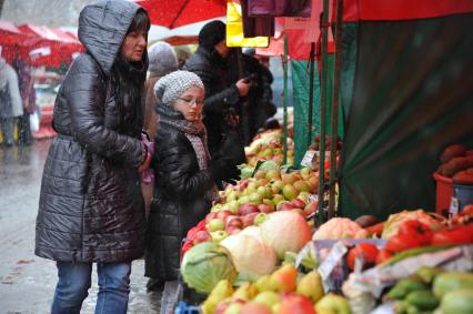 Ярмарка выходного дня в Москве.