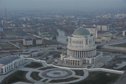 Грозный. Вид на культурный центр `Дом приемов`.