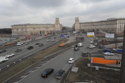 Вид на Ленинский проспект  в Москве.