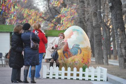 Пасхальные яйца на Тверском бульваре в Москве в рамках фестиваля `Пасхальный дар`, который приурочен к празднованию Пасхи в Москве.