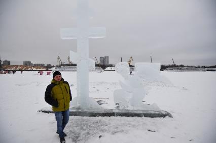 День Святого Валентина в Москве. Флешмоб  `1000 сердец` на Химкинском водохранилище в парке Северное Тушино.